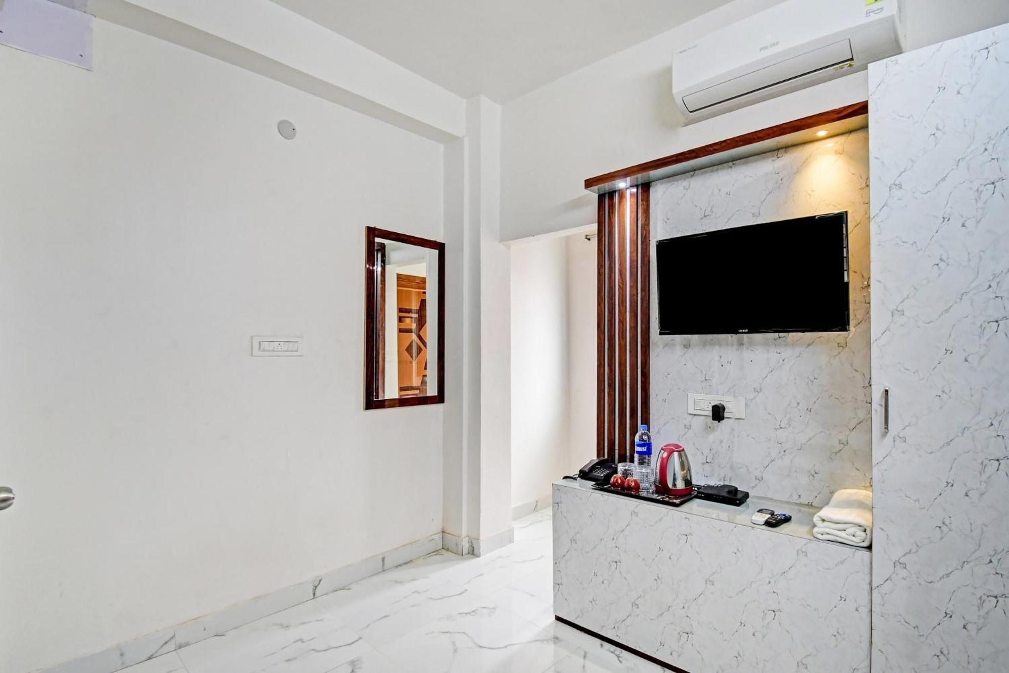 Hotel O Diamond Regency Near Birla Mandir Calcutta Buitenkant foto